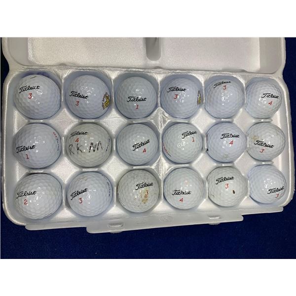 Lot of 18 DT Solo Titleist Golf Balls
