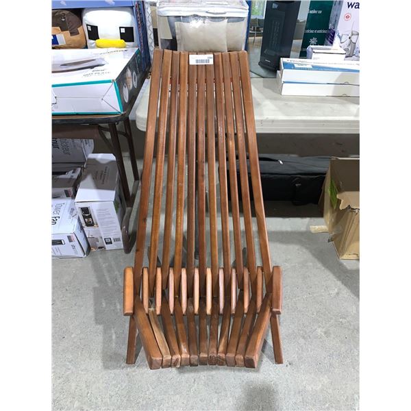 Melino Wooden Folding Chair See Pic for 1 Cracked Slat