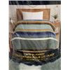 Image 2 : Pendelton Reversible Twin Blanket 66"x92"