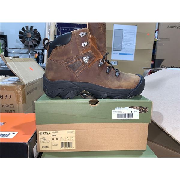 Keen Pyrenees Women's Hiking Boots Color Syrup Size 10