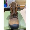 Image 3 : Keen Pyrenees Women's Hiking Boots Color Syrup Size 10