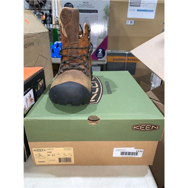 Keen Pyrenees Women's Hiking Boots Color Syrup Size 9.5
