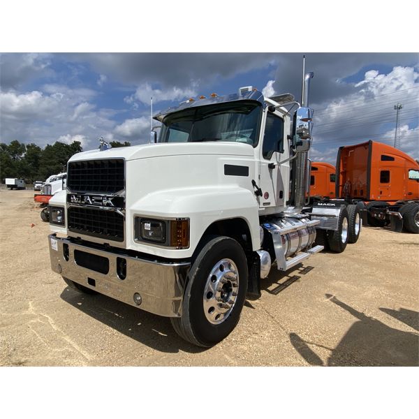 2023 MACK PI64T Day Cab Truck