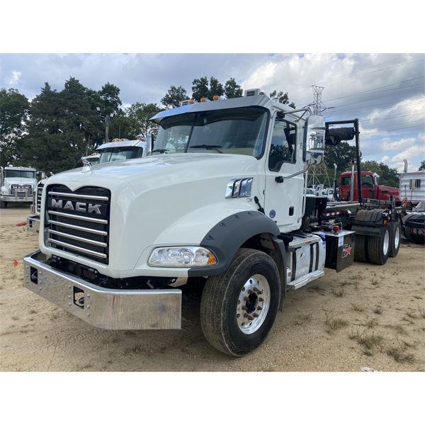2022 MACK GR64B Roll Off Truck