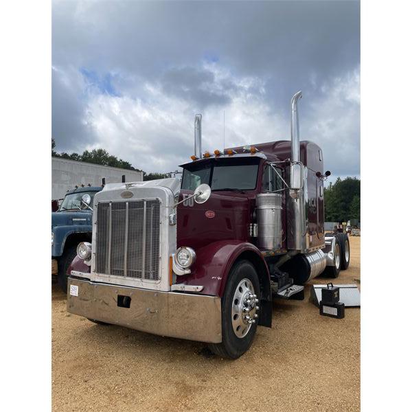2000 PETERBILT 379 Sleeper Truck