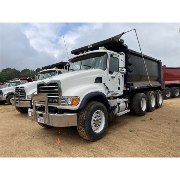 2006 MACK CV713 Dump Truck