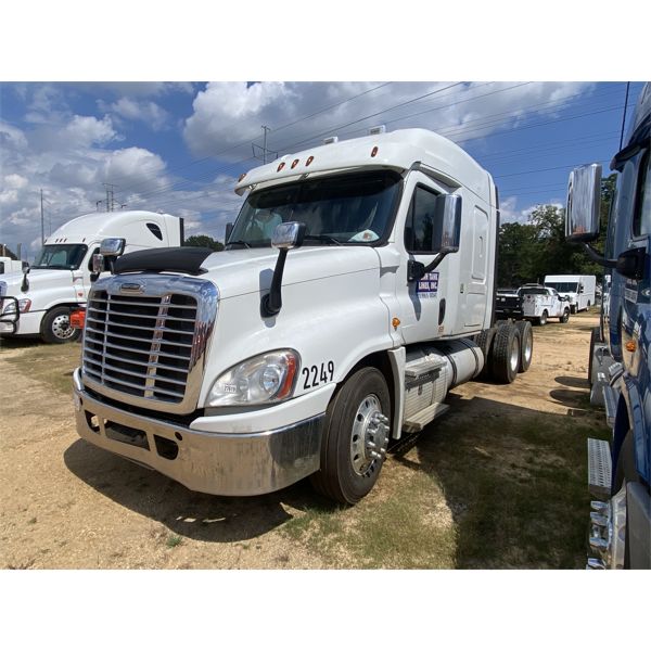 2014 FREIGHTLINER  Sleeper Truck