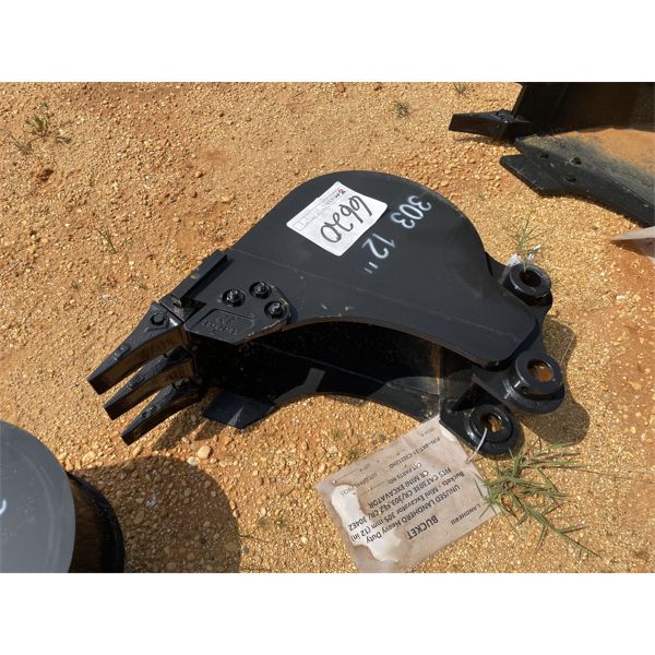 2023 LANDHERO 12" HEAVY DUTY BUCKET