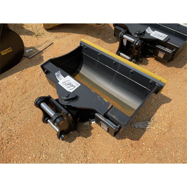 TROJAN 42" CLEANOUT TILT BUCKET