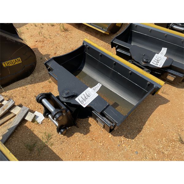 TROJAN 42" CLEANOUT TILT BUCKET