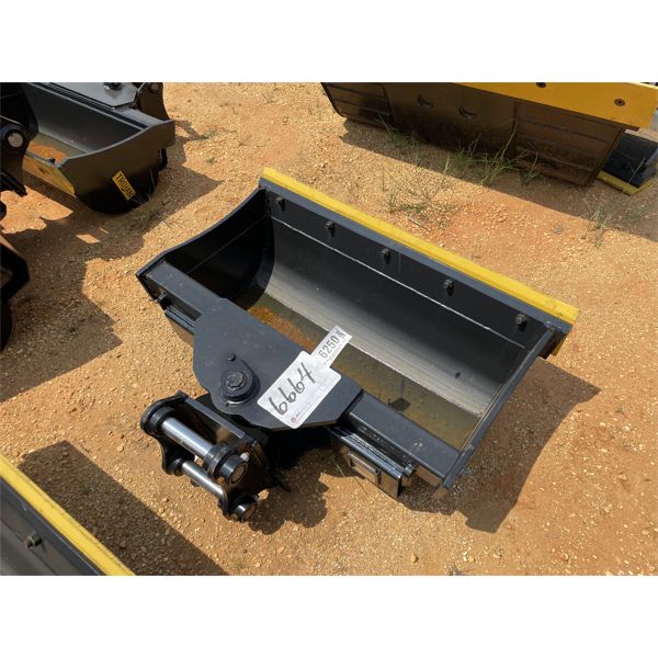 TROJAN 42" CLEANOUT TILT BUCKET