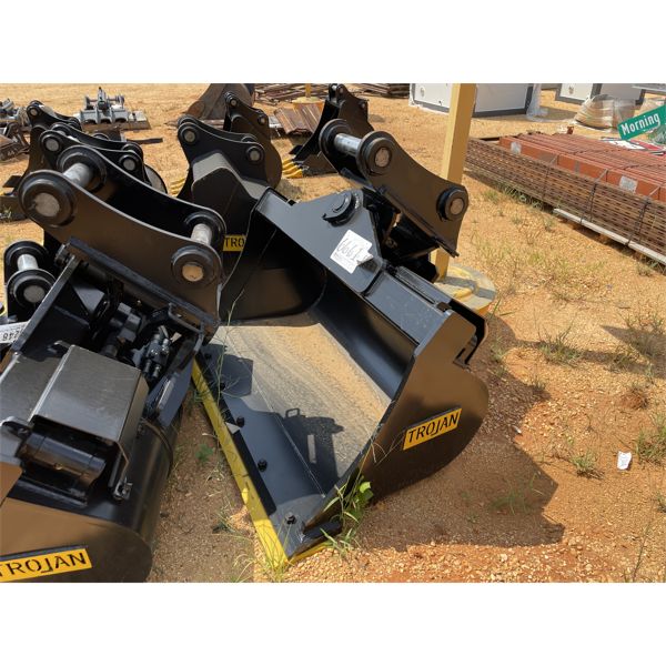 TROJAN 60" CLEANOUT TILT BUCKET