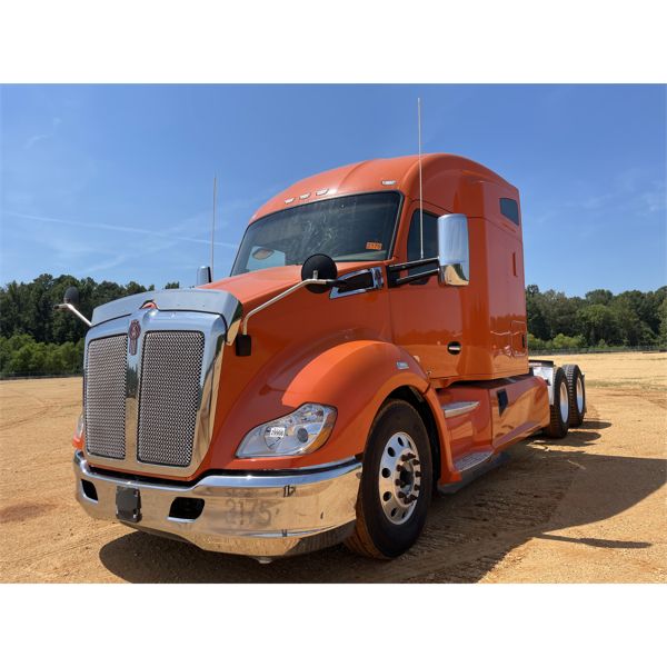 2018 KENWORTH T680 Sleeper Truck