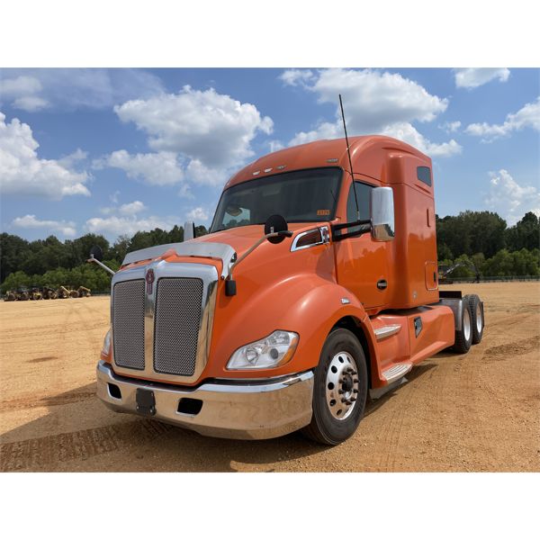 2018 KENWORTH T680SH Sleeper Truck