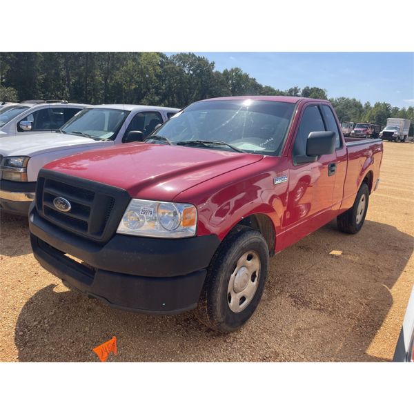 2005 FORD F150 XL Pickup Truck