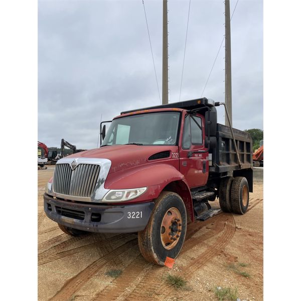 2004 INTERNATIONAL 4400 Dump Truck