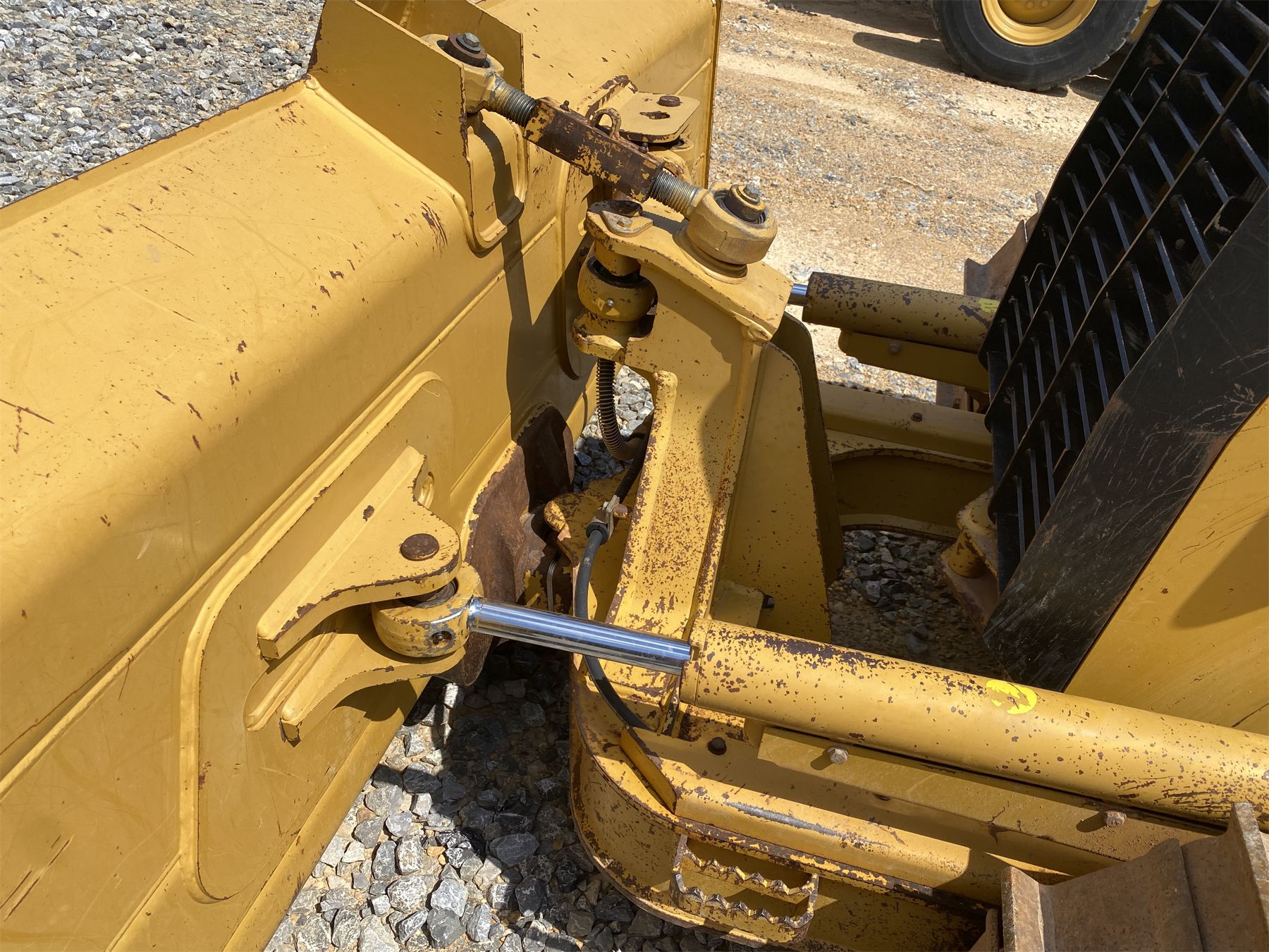 2011 CAT D5K LGP Dozer Crawler Tractor J M Wood Auction Company Inc 2011-cat-d5k-lgp-dozer-crawler-tractor-j-m-wood-auction-company-inc
