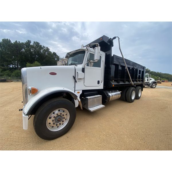 2015 PETERBILT 365 Dump Truck