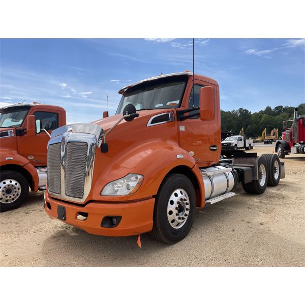 2019 KENWORTH T680 Day Cab Truck