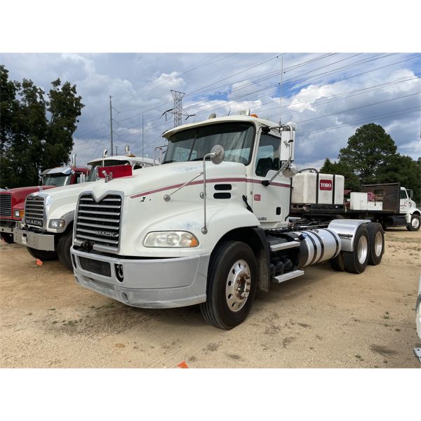 2013 MACK CXU613 Day Cab Truck