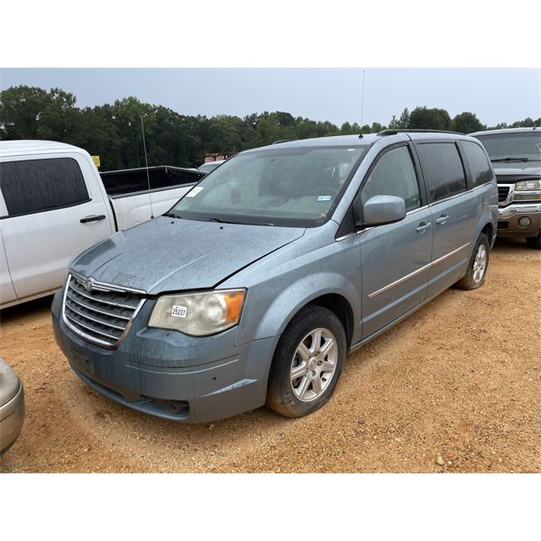 2010 CHRYSLER TOWN & COUNTRY Passenger Van