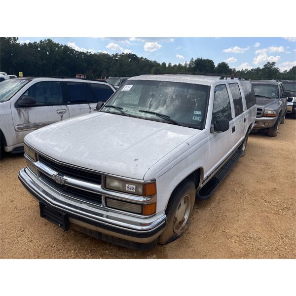 1999 CHEVROLET SUBURBAN SUV