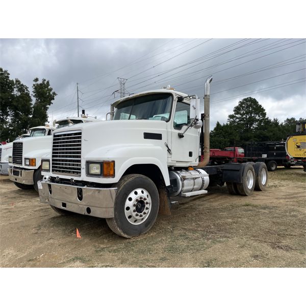 2008 MACK CHU613 Day Cab Truck