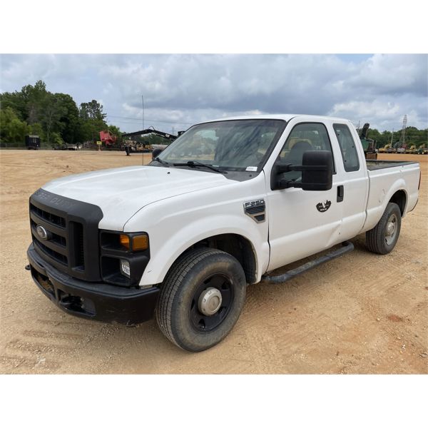 2008 FORD F250 XL Pickup Truck