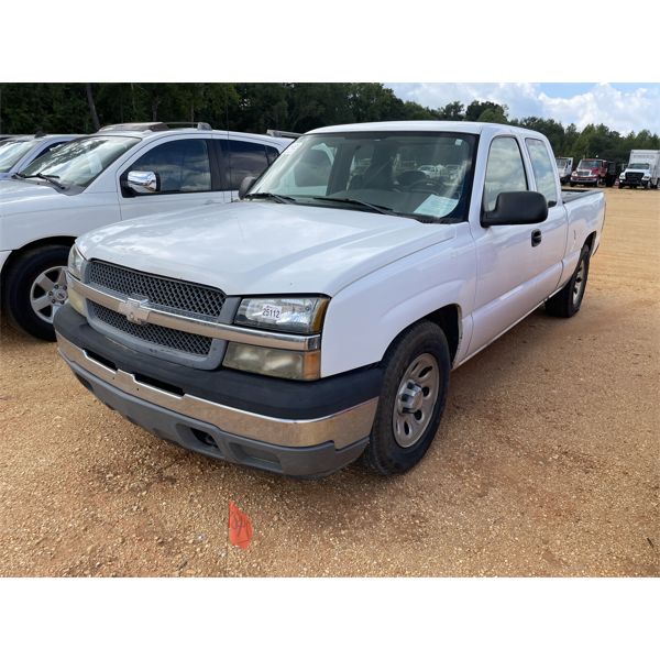 2005 CHEVROLET SILVERADO Pickup Truck