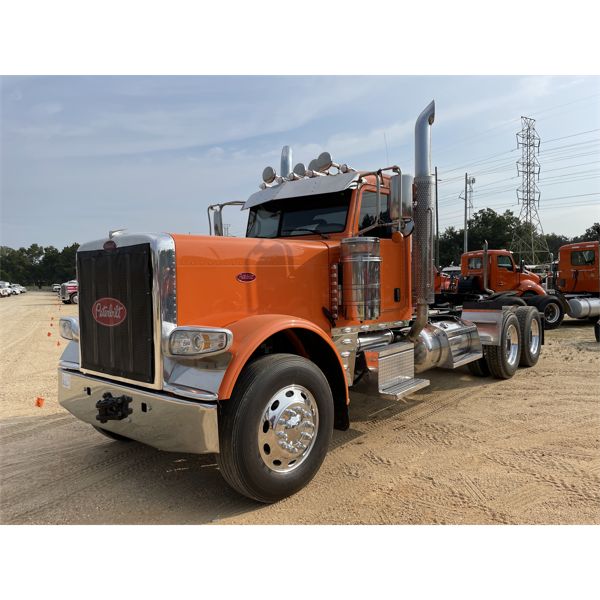 2020 PETERBILT 389 Day Cab Truck