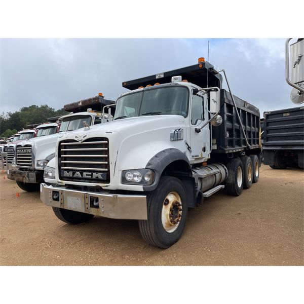 2009 MACK GU713 Dump Truck