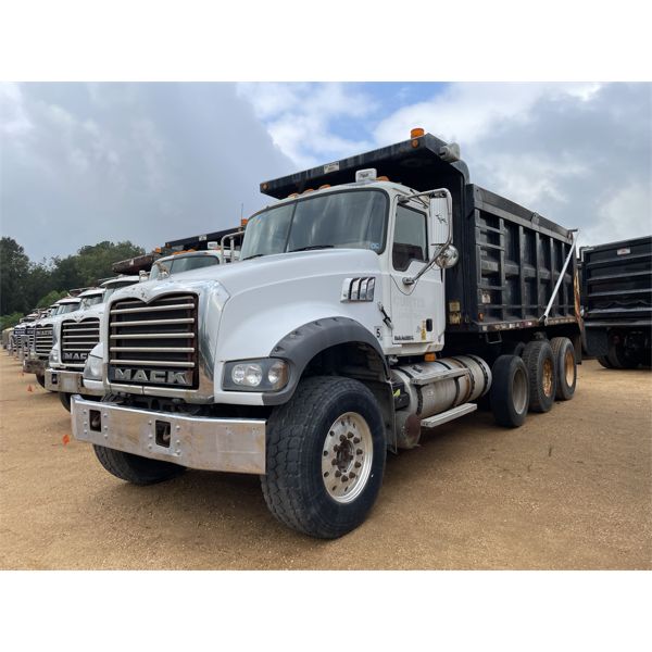 2009 MACK GU713 Dump Truck