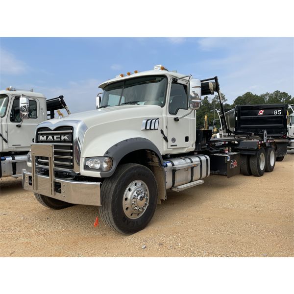 2022 MACK GR64F Roll Off Truck