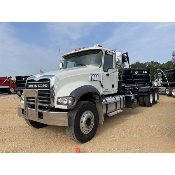 2023 MACK GR64F Roll Off Truck