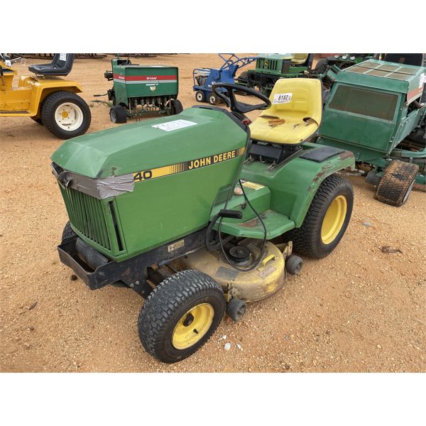 JOHN DEERE 240 Lawn Mower
