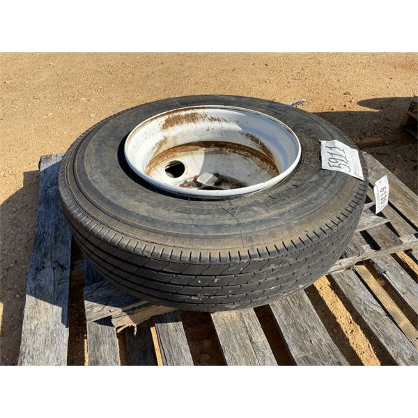 11R22.5 TIRE & RIM