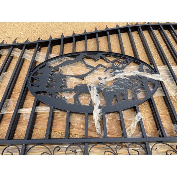 20' DEER SCENE IRON GATE