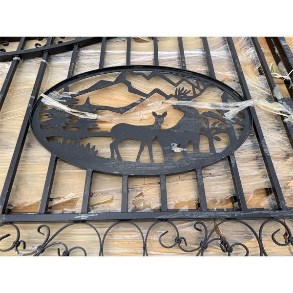 14' DEER SCENE IRON GATE