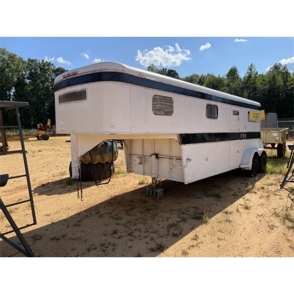 1984 WESTERN WORLD ROYALE G/N Horse Trailer