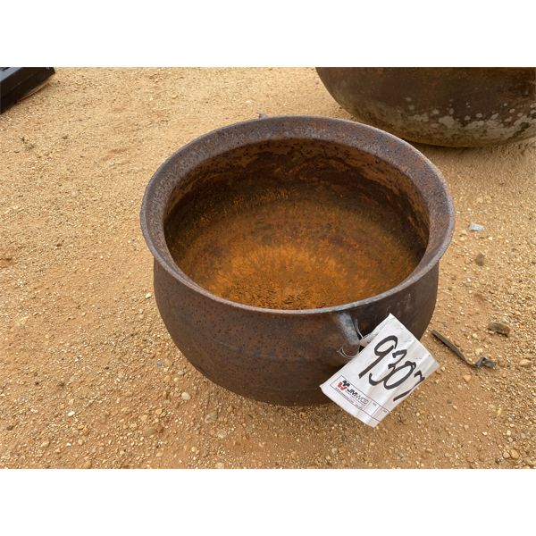 18" CAST IRON POT
