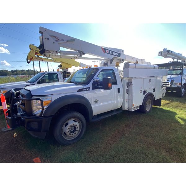 2014 FORD F550 XL Bucket Truck