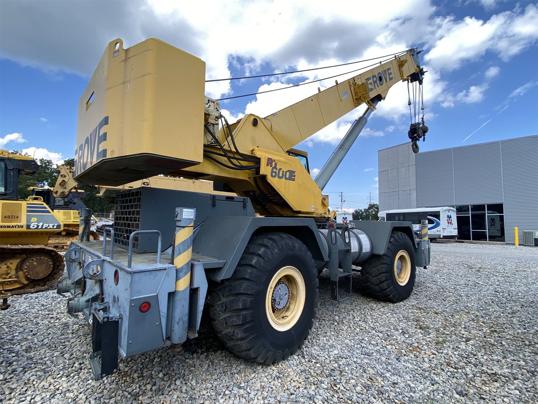 Grove Rt60e 2005 GROVE RT600E Rough Terrain Crane - J.M. Wood Auction Company, Inc.