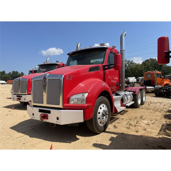 2018 KENWORTH T880 Day Cab Truck