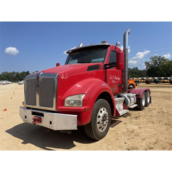 2018 KENWORTH T880 Day Cab Truck