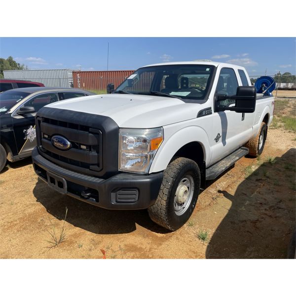 2015 FORD F250 XL Pickup Truck