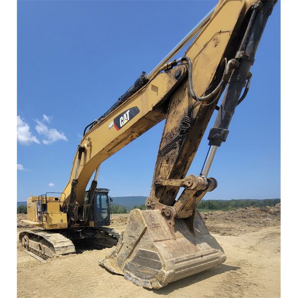 2019 CAT 390FL Excavator