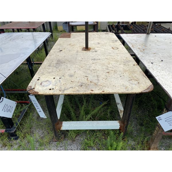 4' X 8' METAL TABLE