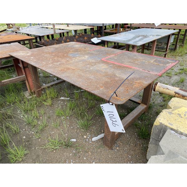 5' X 8' METAL TABLE