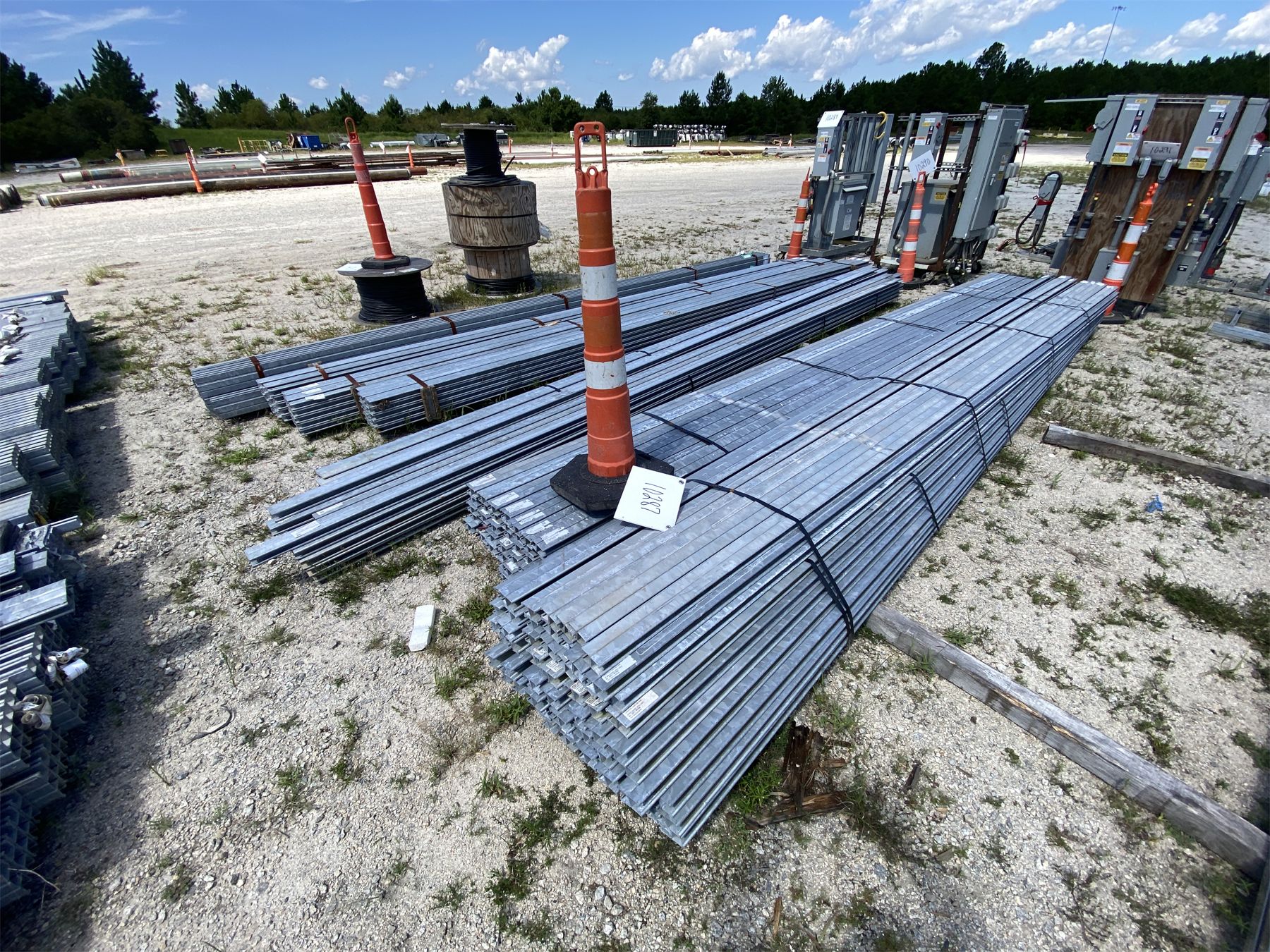 GALVANIZED 12 GAUGE CONDUIT UNISTRUT CHANNEL