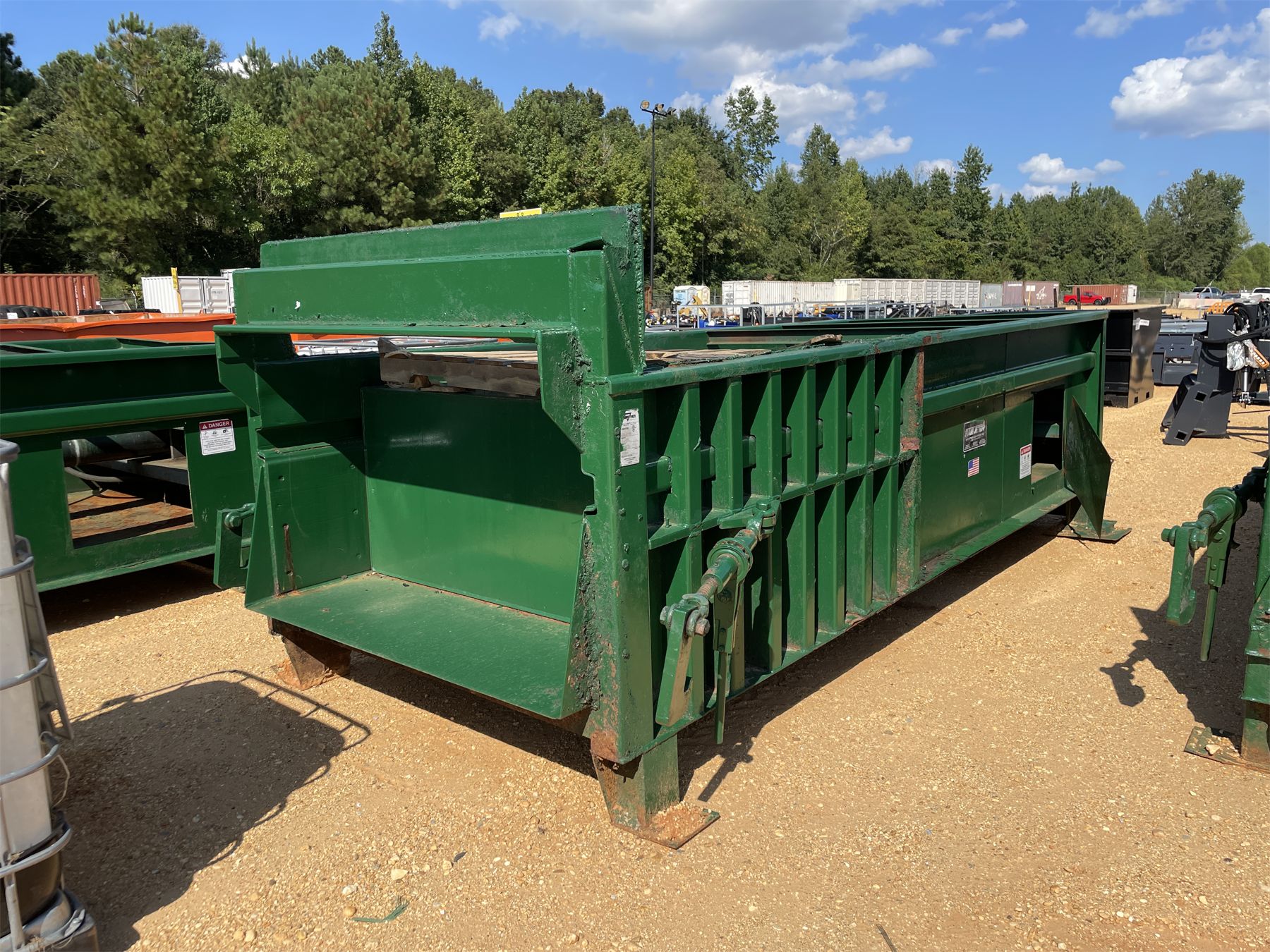 Ramjet Compactor Guide Rails RAMJET TRASH COMPACTOR - J.M. Wood Auction Company, Inc.